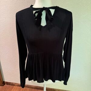 Express | black | front keyhole blouse | Sz XS